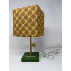 Minecraft  Beehive Block Lamp w/ Bee Lamp Pull 14" Table Bedside
